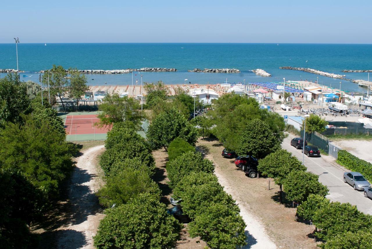 Hotel Cormoran Cattolica Eksteriør billede