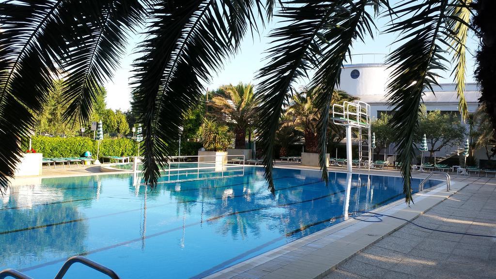 Hotel Cormoran Cattolica Eksteriør billede