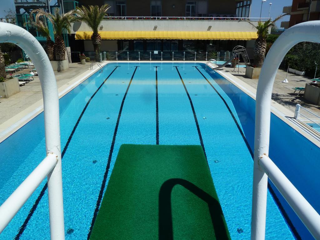 Hotel Cormoran Cattolica Eksteriør billede