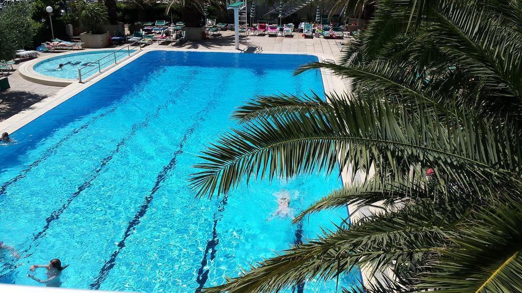Hotel Cormoran Cattolica Eksteriør billede